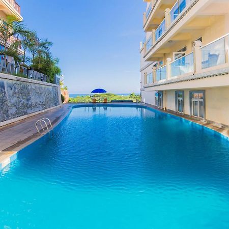 Linda Seaview Hotel Sanya Bagian luar foto